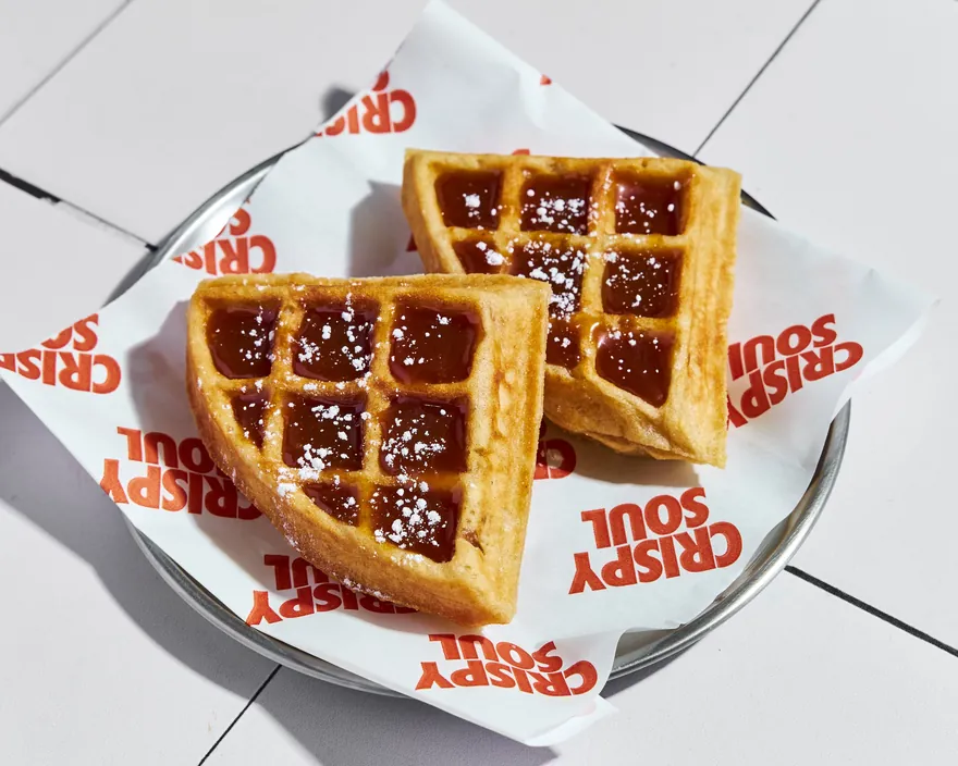 Sweet Waffle Duo Caramel Beurre Salé - menu CRISPY SOUL, poulet frit halal et waffle burgers